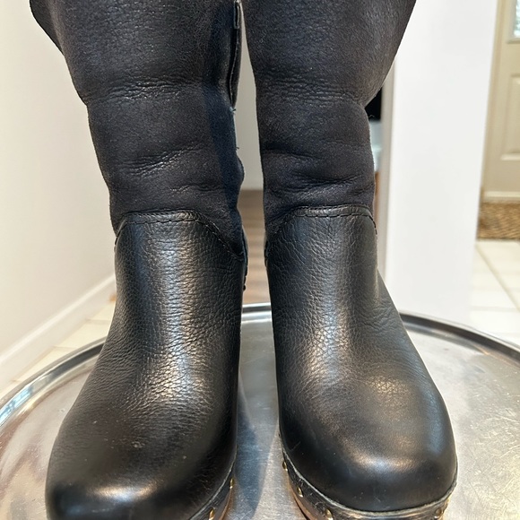 UGG ankle boots. - Picture 4 of 7